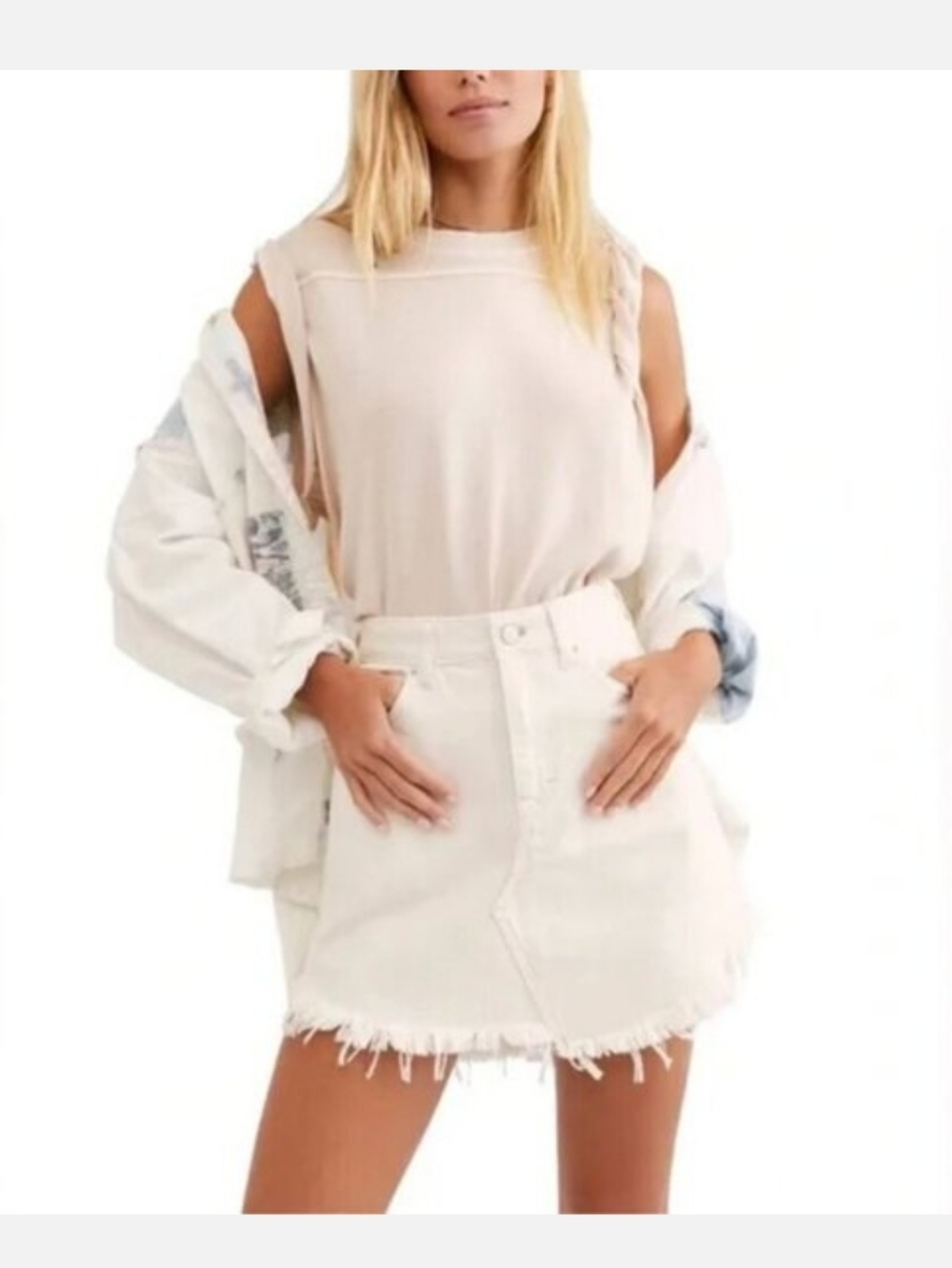 💥Sale💥We The Free Bailey Denim Raw Hem Mini Skirt In Coconut - Picture 2 of 7
